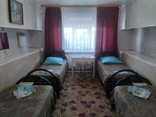 Мини-отель Луманская заводь Кириллов Четырехместный номер эконом-класса с общей ванной комнатой-3