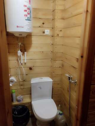 Мини-отель Луманская заводь Кириллов Бюджетный трехместный номер-8