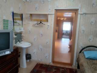 Мини-отель Луманская заводь Кириллов Бюджетный трехместный номер-4