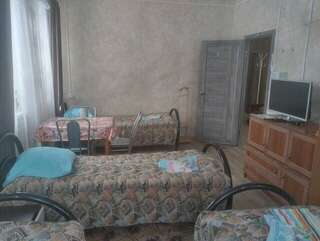 Мини-отель Луманская заводь Кириллов Четырехместный номер эконом-класса с общей ванной комнатой-1